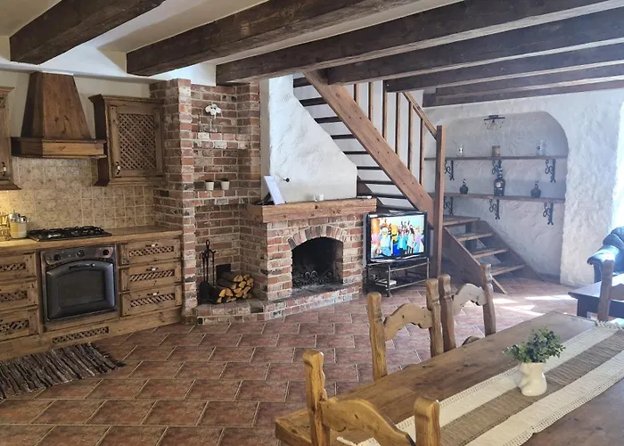 Deluxe In The Center With Balcony Apartment