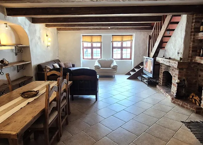 Deluxe In The Center With Balcony Apartment *